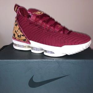 NIKE LEBRON 16 “King”
